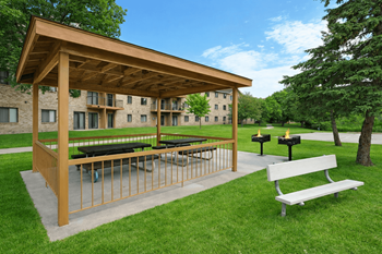 Champlin drive outdoor grilling & picnic pavilion at elm creek